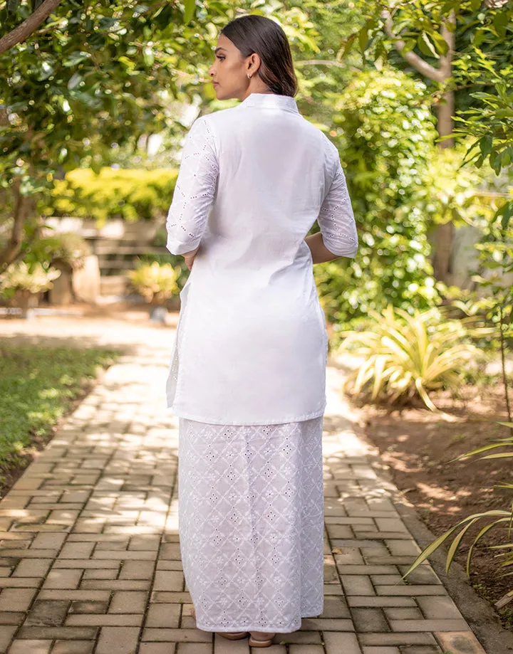 White Collared Kurtha with ¾ Sleeves